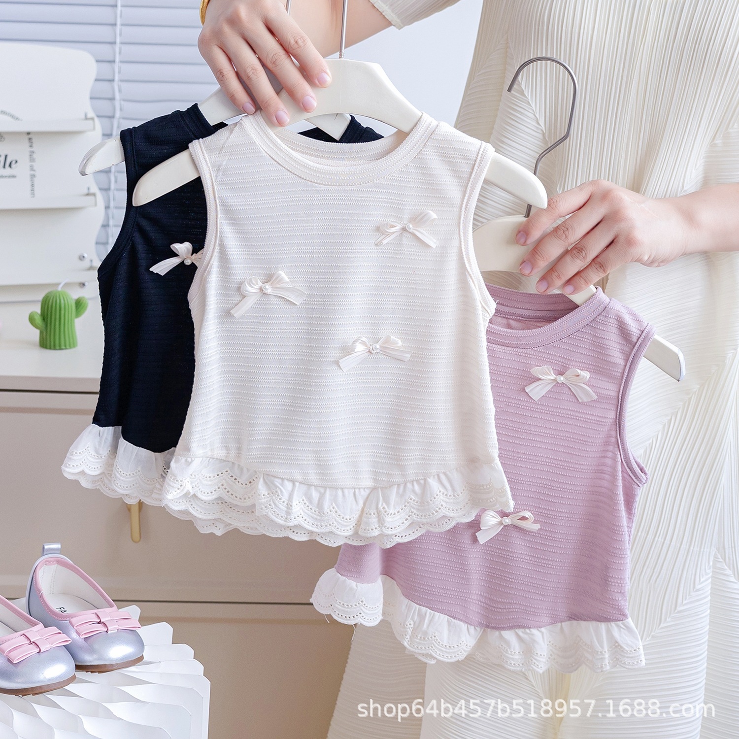Picture of Girls Summer Fashion Bow Top Baby New Sweet Casual Vest Kidsren's Versatile Sleeveless T-Shirt Cotton