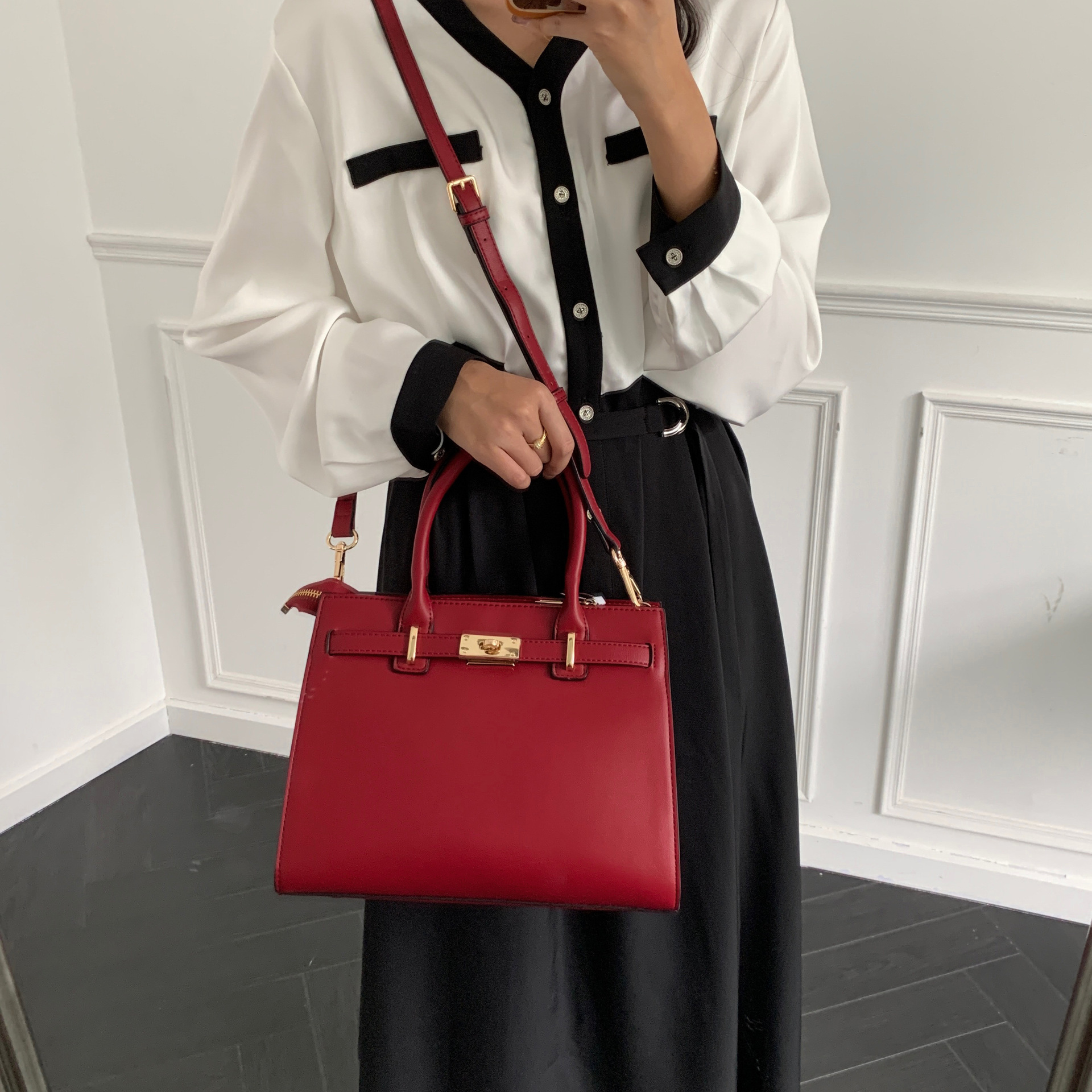 Mother bag 2024 new style atmospheric middle-aged messenger bag large capacity handbag red wedding bag wedding mother-in-law bag