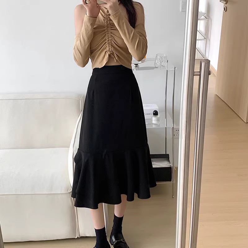 Black Fishtail Skirt Women's plus size 2024 Spring and Autumn New chubby girl High Waist Slimming Ruffled Irregular Long Skirt