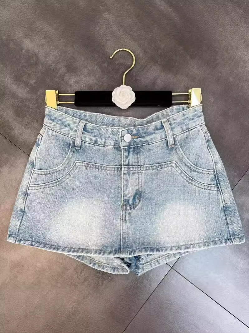 American Retro Denim Skirt Women's Summer 2025 New High Waist Slimming Anti-running Light A- line Hip Short Culottes