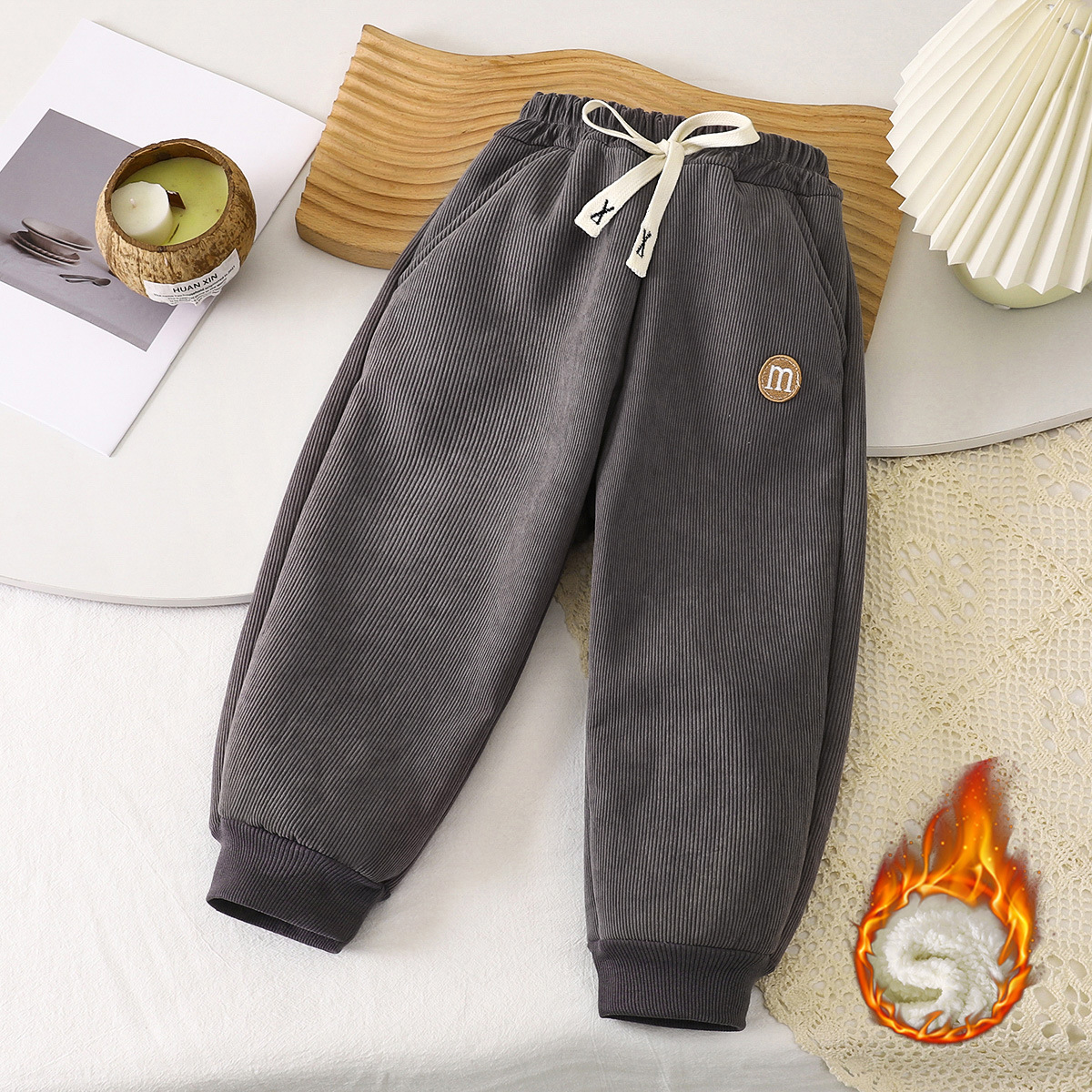 Picture of Children's Autumn and Winter Velvet Thickeneded Outer Sweatpants for Small and Medium-Sized Kidsren and Babies Winter Alpaca Velvet Leggings One Piece Drop Shipping