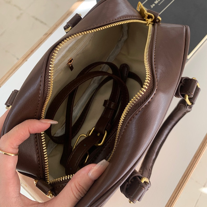 Picture of Maillard Vintage Commuter Bag Women's 2025 New South Korea Handheld Bowling Bag All-match Shoulder Crossbody Bag