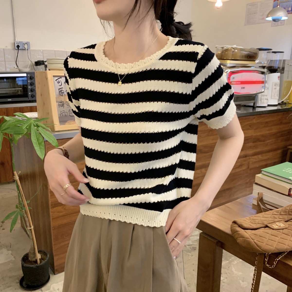 Korean-style Black and White Striped Hollow Design Feeling Temperament All-match Short-sleeved Sweater Women's Summer High-end Top for Women
