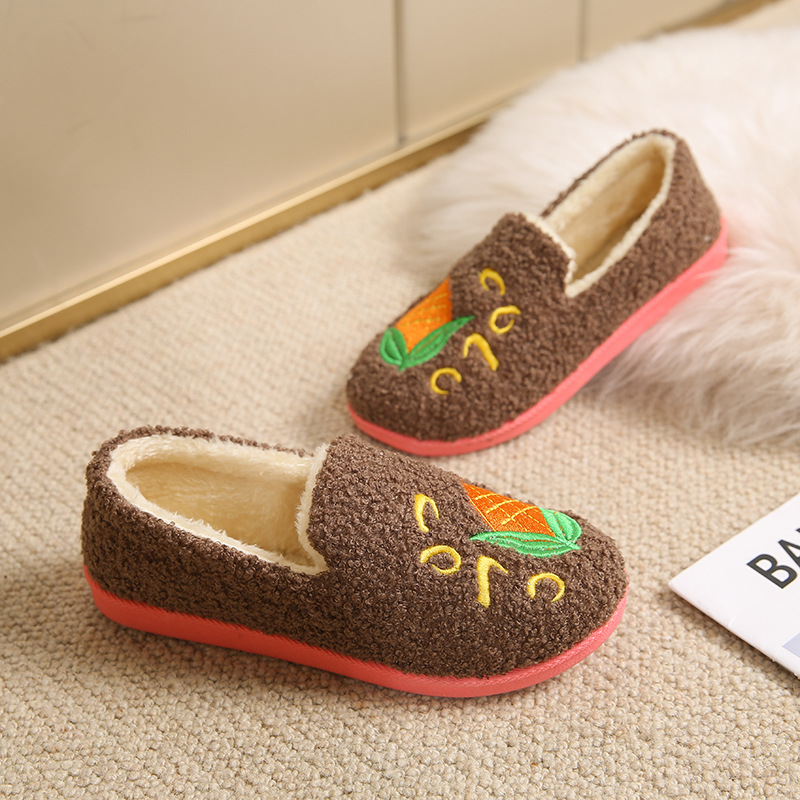Picture of 2025 Winter New Old Beijing Cloth Shoes Women's Indoor Home Cotton Slippers Slip-on Comfortable Casual Soft Sole Cotton Shoes