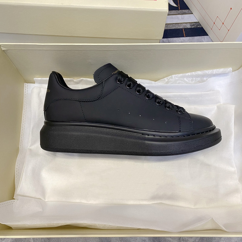 Thick bottom Italian McQueen white shoes women's shoes 2024 new spring and autumn all-match sports platform shoes increased casual board shoes