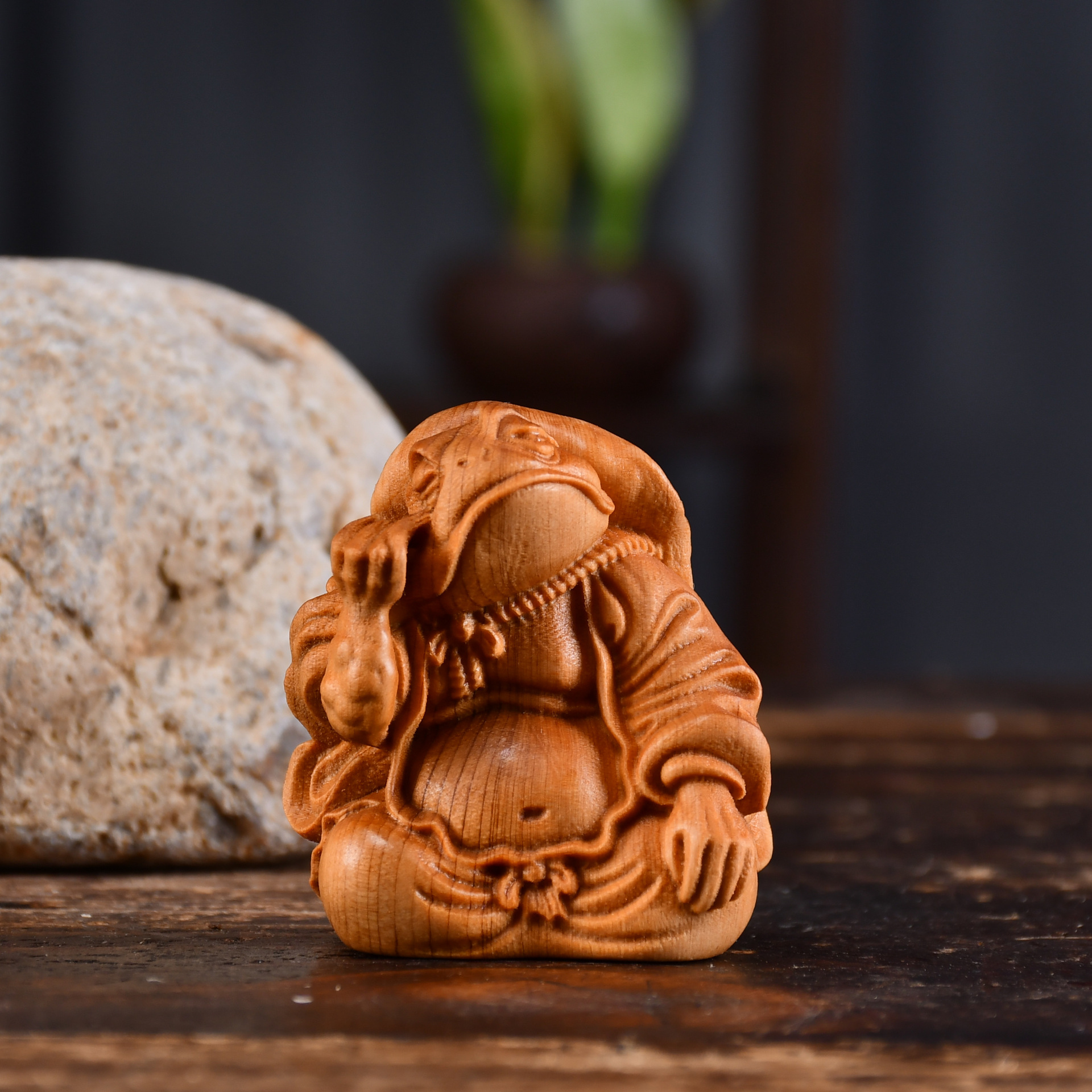 Picture of Thuja Wood Carving Golden Toad Talented Ninja Turtles Crafts Carry-on Play Creative Men's Hand-made Desktop