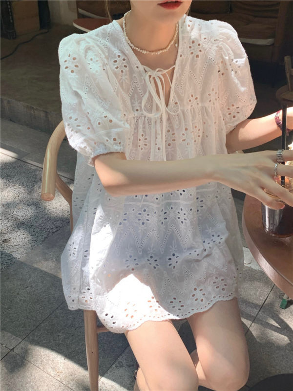 Summer New French Design Hollow Age-Reducing Lace Top Versatile Loose Short-Sleeved Shirt Puff Sleeve Shirt