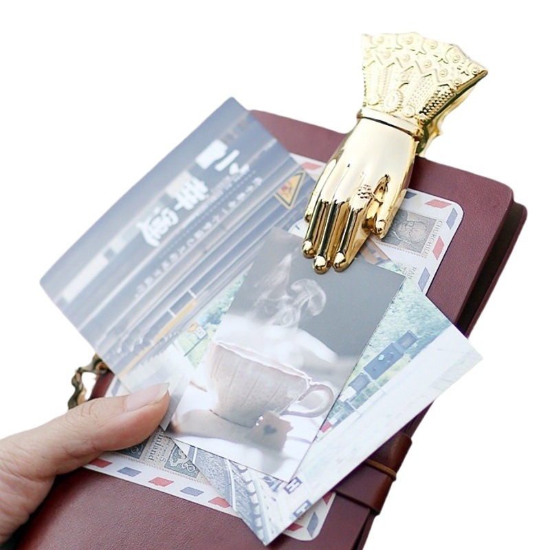 Lady's Hand Retro Handbook Clip Hand-Shaped Hand-Shaped Book Clip Lady's Hand Metal Gold-Plated Hand Sleeve Swing Clip