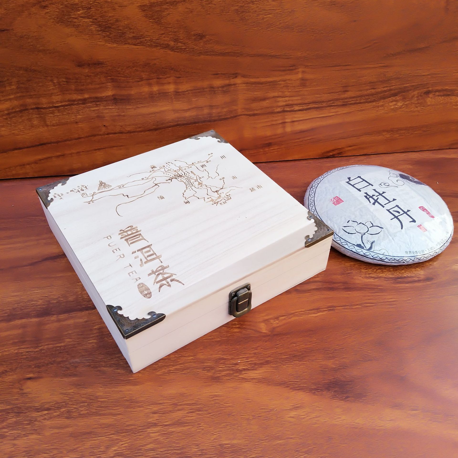 Picture of Wooden Pu'er Tea Box Creative Gift Box Fuding White Tea Cake Wooden Box Tea Packaging Wooden Box Tea Cake Wooden Box