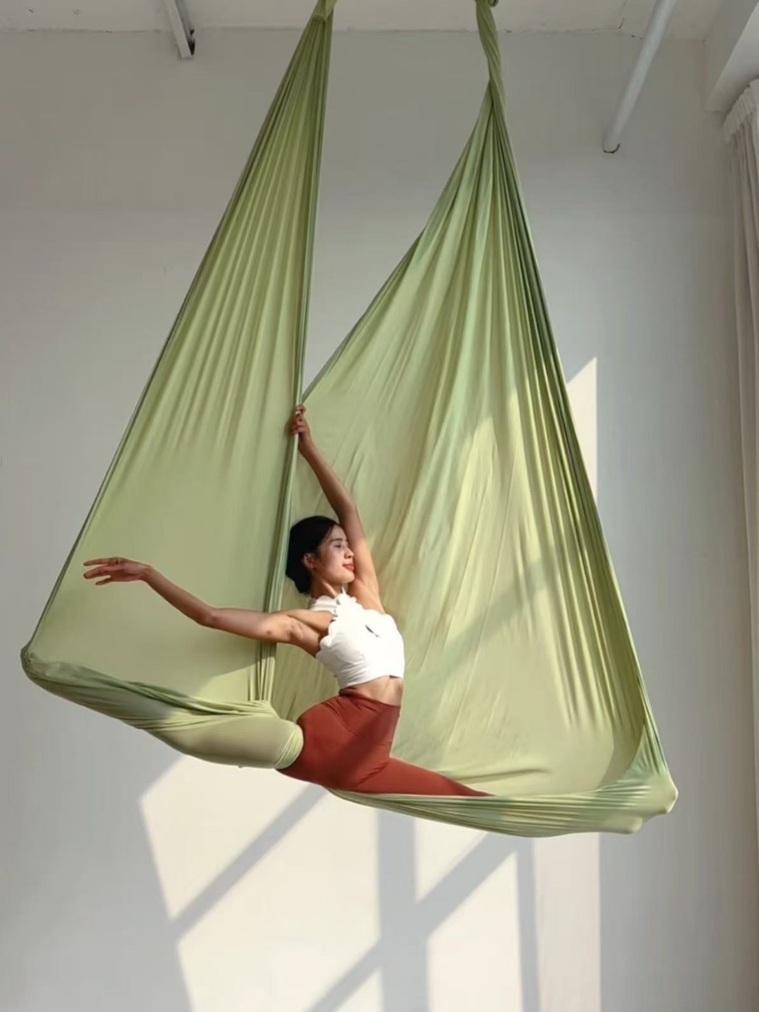 Wholesale factory direct yoga hammock 5x 2.8 m YOGA thickened anti-gravity air elastic hammock cross-border supply