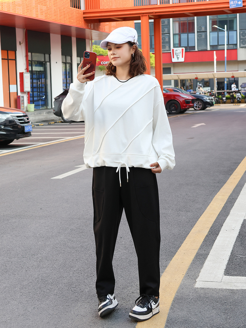 Picture of 241008 High-End Round Neck Pullover Sweatshirt 2025 Autum New Design Niche Simple Versatile Top Trendy