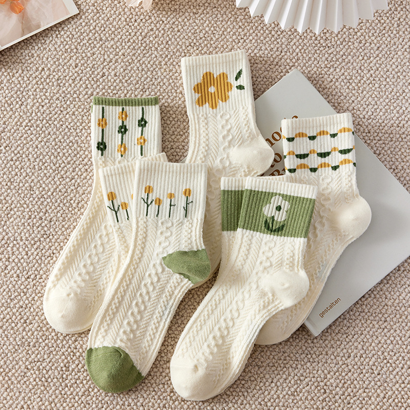 Spring and Summer socks women's mid-calf socks ins Korean style simple all-match cartoon cute student stockings fashion wholesale stall socks