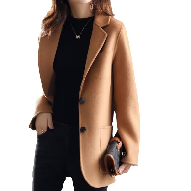 Picture of 2025 New Autumn and Winter Short Woolen Coat for Women, Solid Color Thickened Mid-Length Suit Collar Coat for Women Wholesale