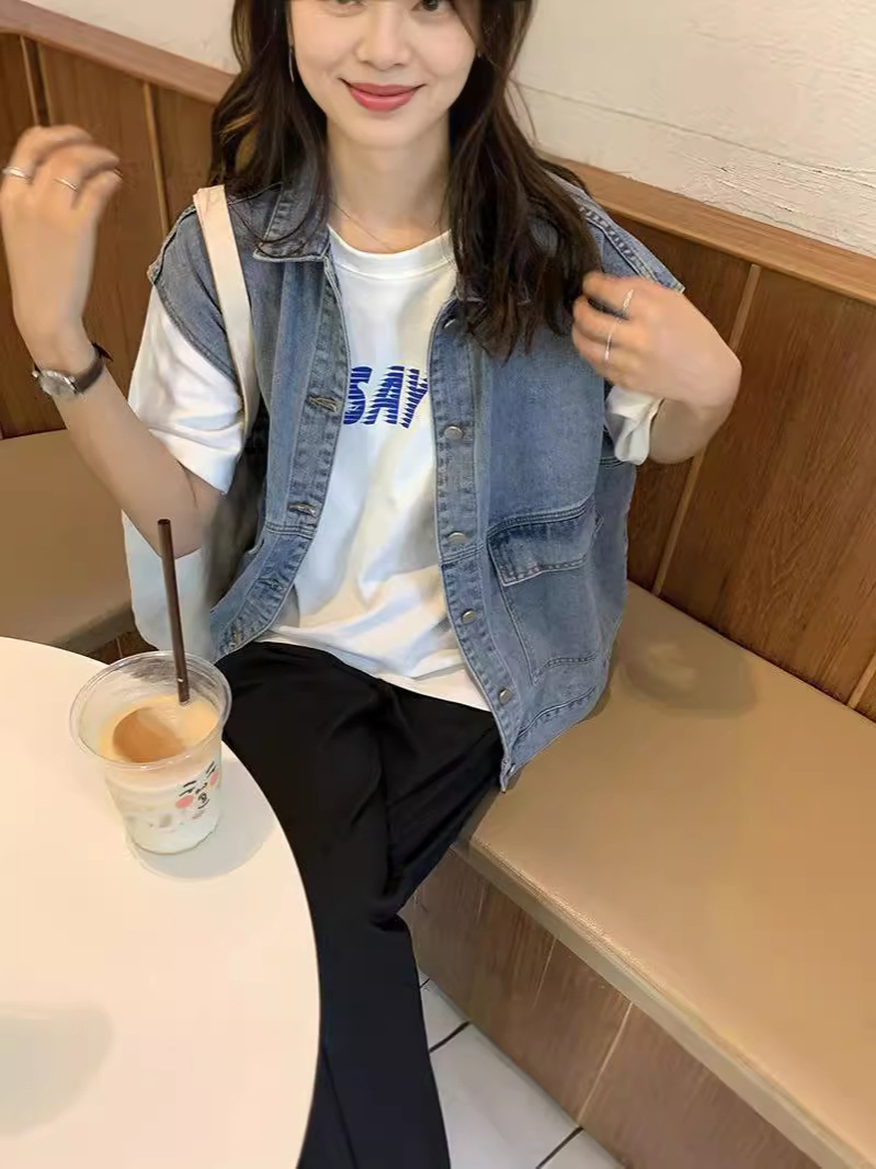 Picture of 2025 New Autumn and Winter Outer Wear Denim Women's Loose Korean Style Student Workwear Sleeveless Casual Waistcoat Vest Versatile