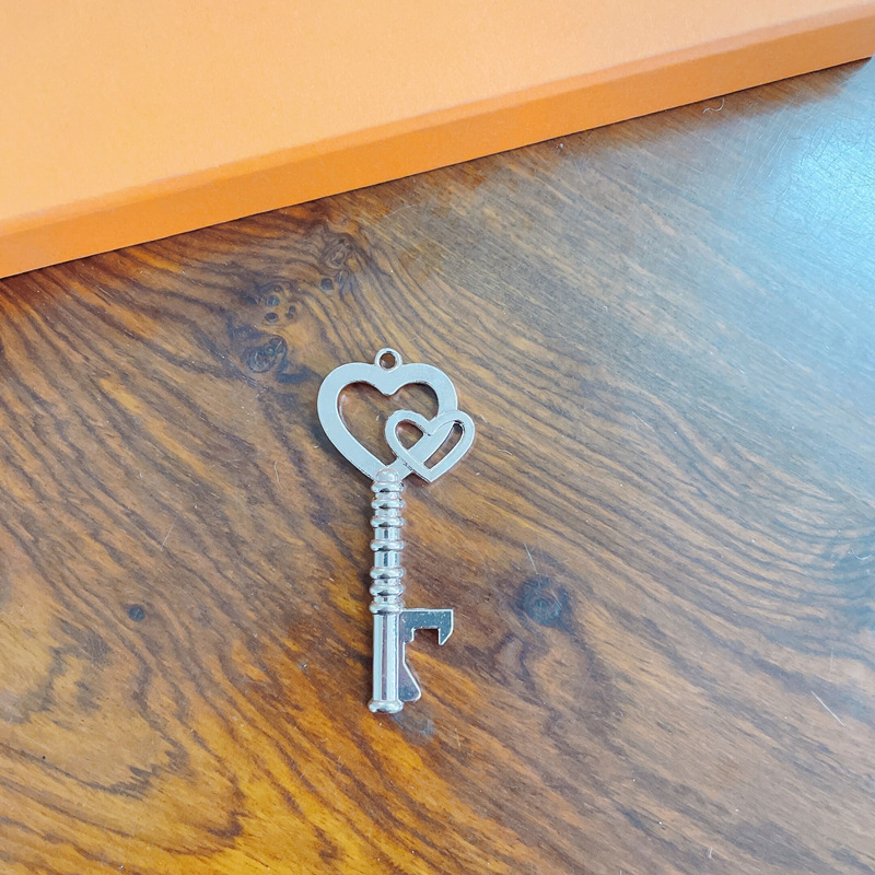 Picture of Factory Peach Retro Key Pendant European and American Creative Beer Bottle Opener Keychain Advertising Wedding Gift