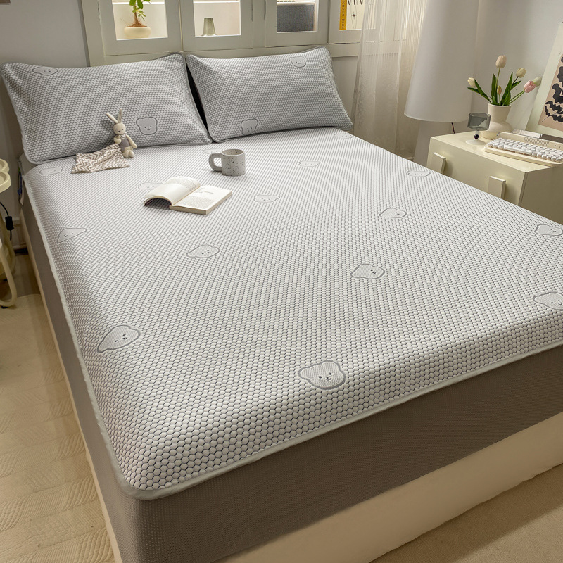 Picture of Cool Ice bean summer mat three-piece bed cover summer air conditioning soft mat student dormitory single mat machine washable