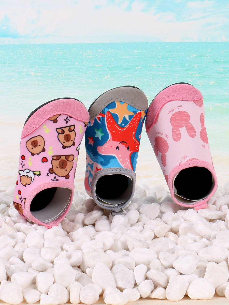 Picture of Children's Beach Tracing Shoes for Boys and Girls, Non-Slip Beach Shoes, Baby Swimming Socks, Anti-Cut Water Park Water Shoes