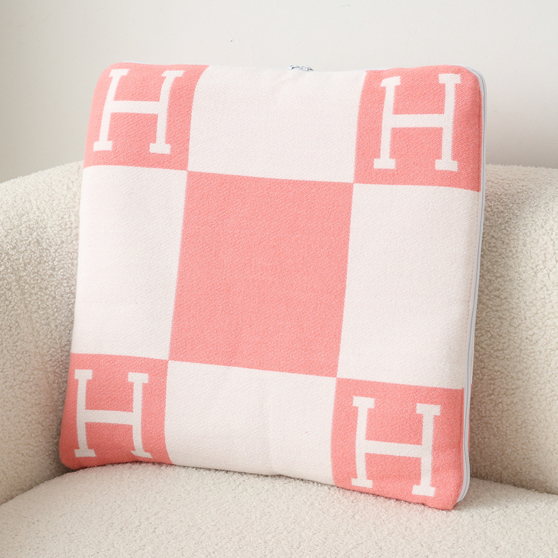 Picture of Cross-Border Amazon Fleece Blanket Single Blanket Air Conditioning Blanket Sofa Cover Blanket Nap Blanket H Letter Aviation Flight Blanket