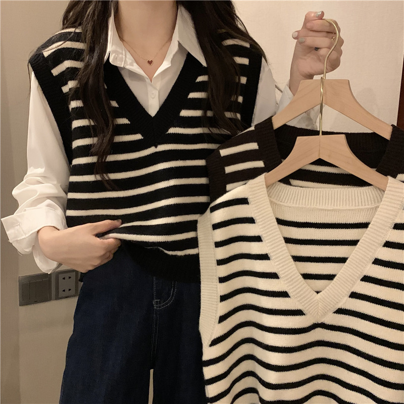 Black and White Striped Waistcoat Vest Knitwear Spring and Autumn 2023 New Explosions Women's Loose Top