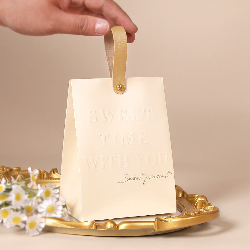Picture of Portable Wedding Souvenir Candy Box European Style Wedding Candy Box 2025 New High-End Paper Box Wedding Candy Bag