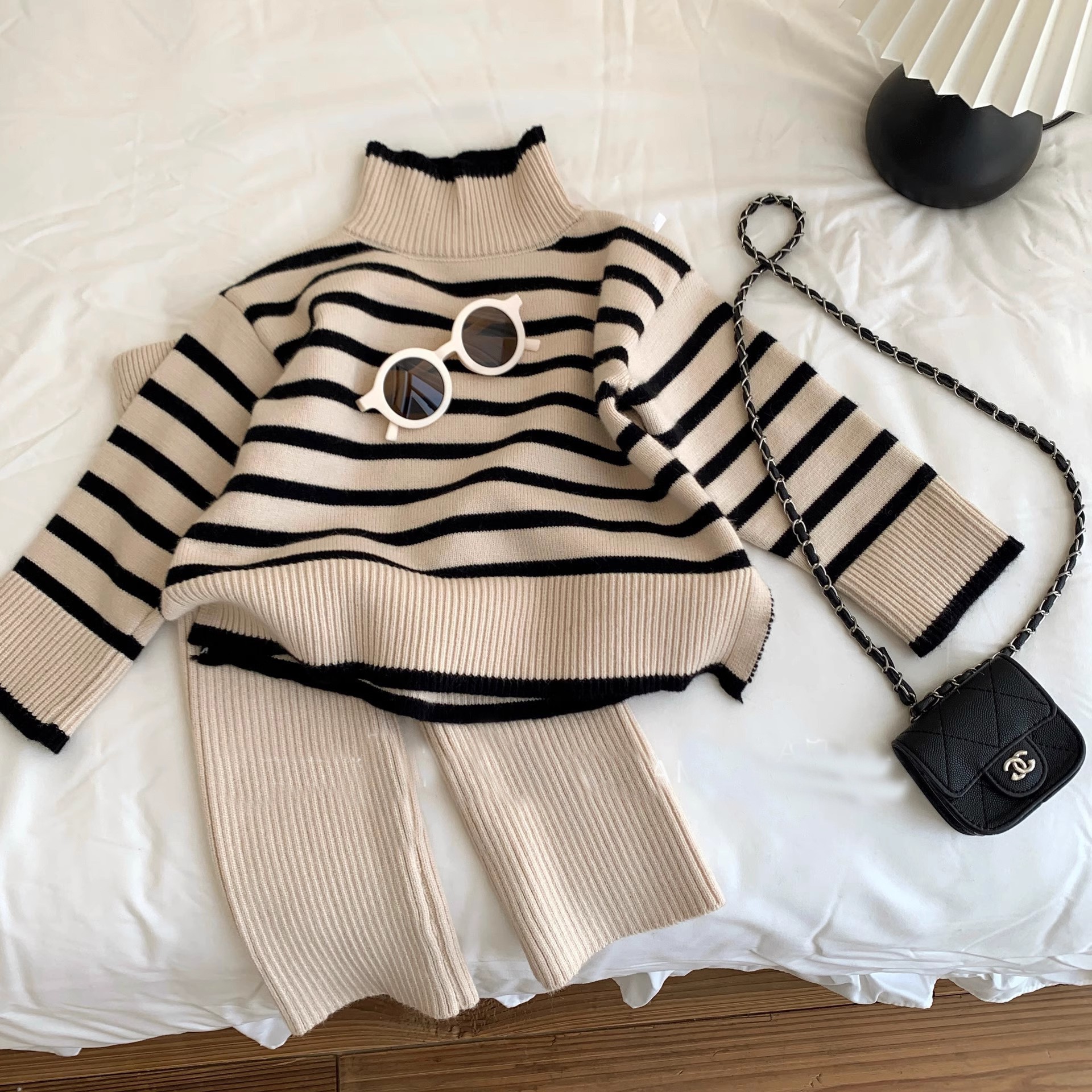 Picture of Korean version of children's clothing autumn and winter foreign style new girls retro temperament fashion solid color knitted sweater wool pants suit fashion