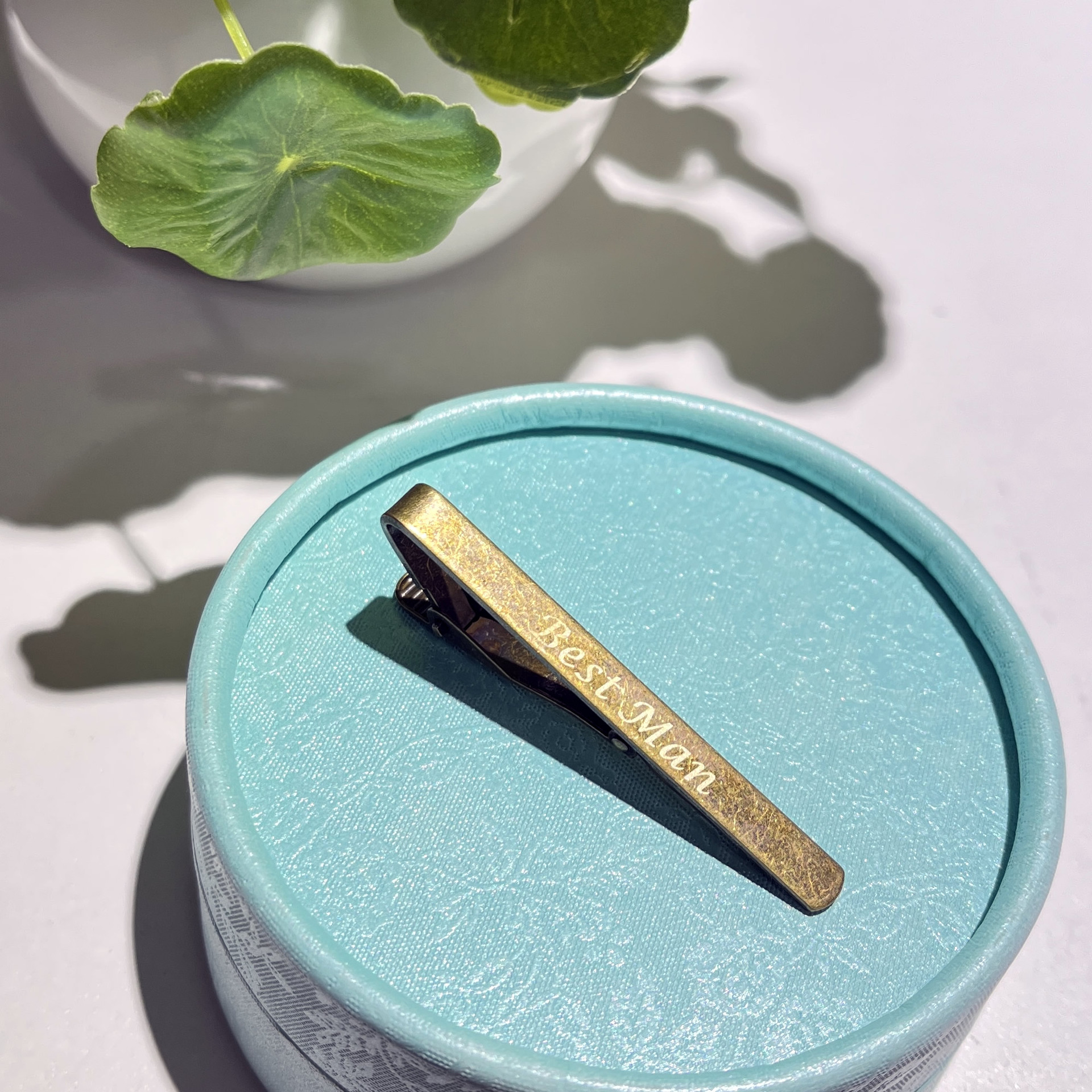 Picture of YB Yabong a lettering LOGO metal brass men's Guangzhou manufacturers a generation of spot tie clip