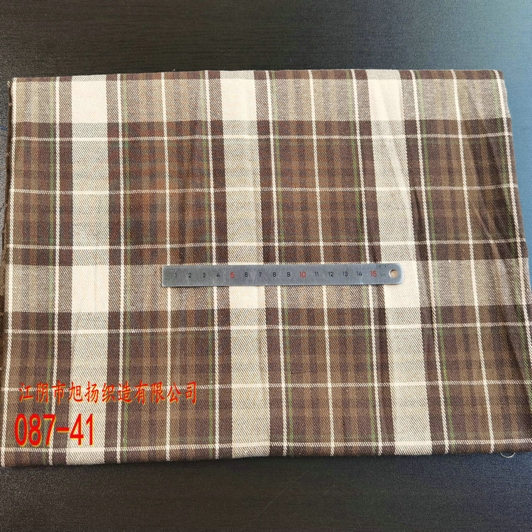 Picture of in stock brushed plaid fabric spring and summer women's shirt cloth 21 polyester cotton woven flannel plaid lining