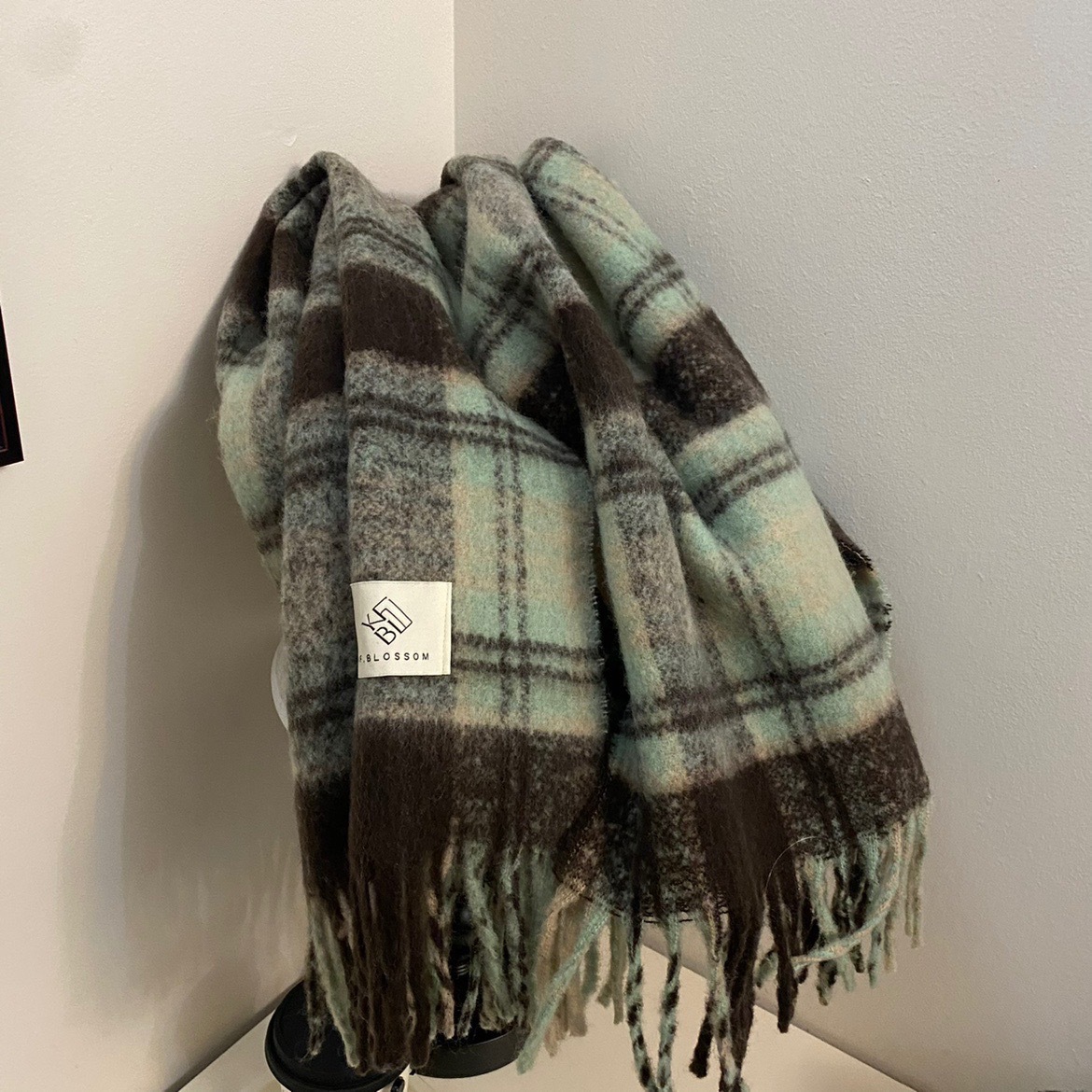 Picture of Cross-border solid color new imitation cashmere scarf women's autumn and winter thickened warm shawl solid color student scarf men's wholesale