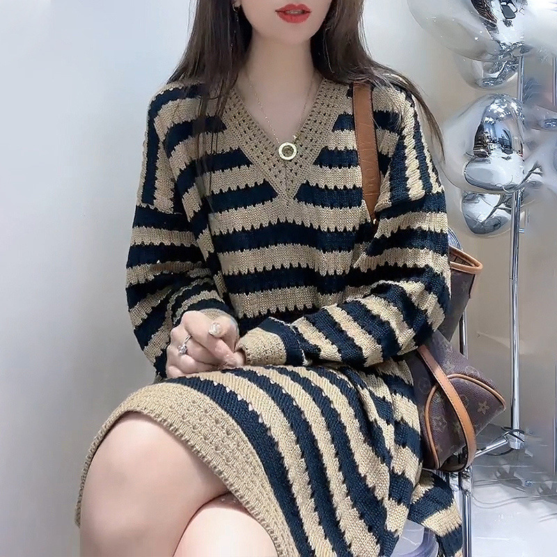 Spring and autumn new hollow v-neck striped sweater dress women's fashion age-reducing Korean version of loose long sweater.