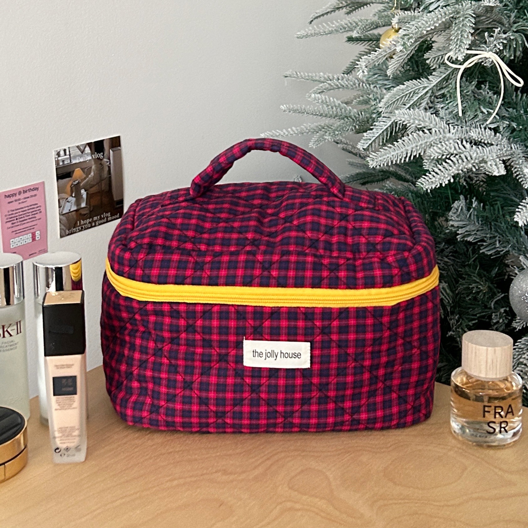 Picture of Creative Contrast Color Plaid Cosmetic Bag Women's Ins Large Capacity Cosmetic Brush Storage Bag Portable Travel Bag