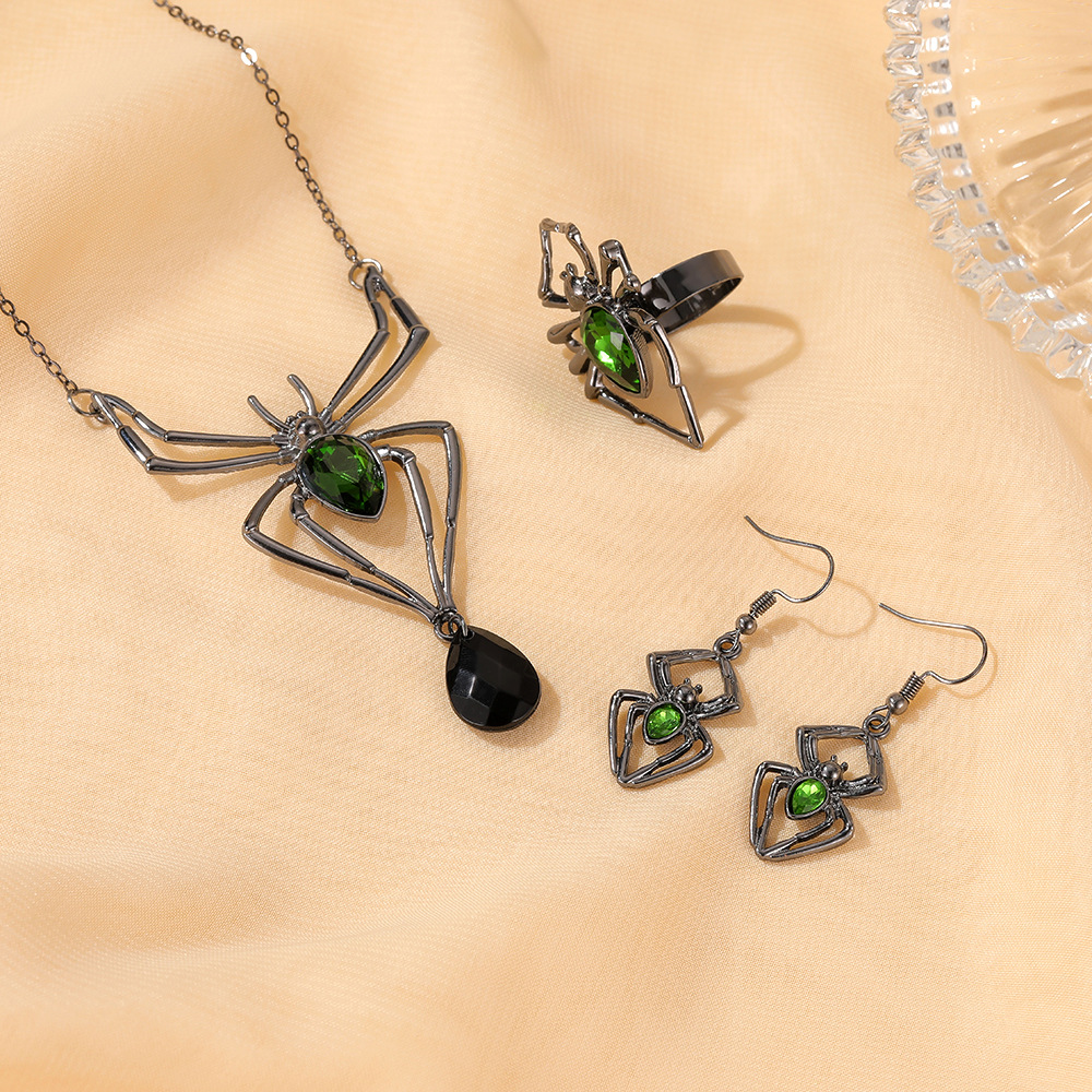Picture of Halloween jewelry personality exaggerated three-piece spider necklace earrings ring vintage emerald suit accessories