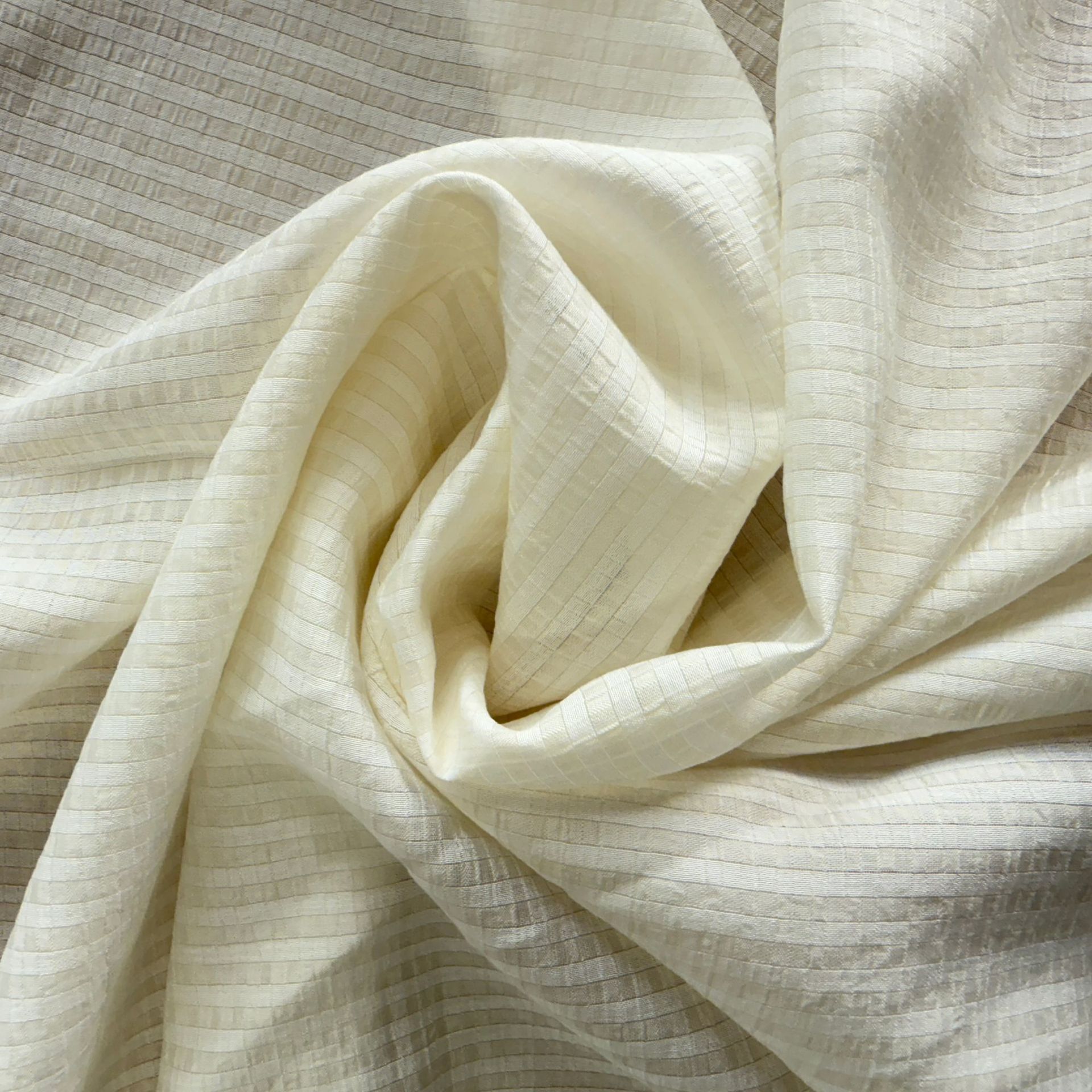 Picture of Fiber Rayon Lyocell Nylon Spot Supply Fashionable Women's Tencel Yarn-Dyed Bubble Fabric