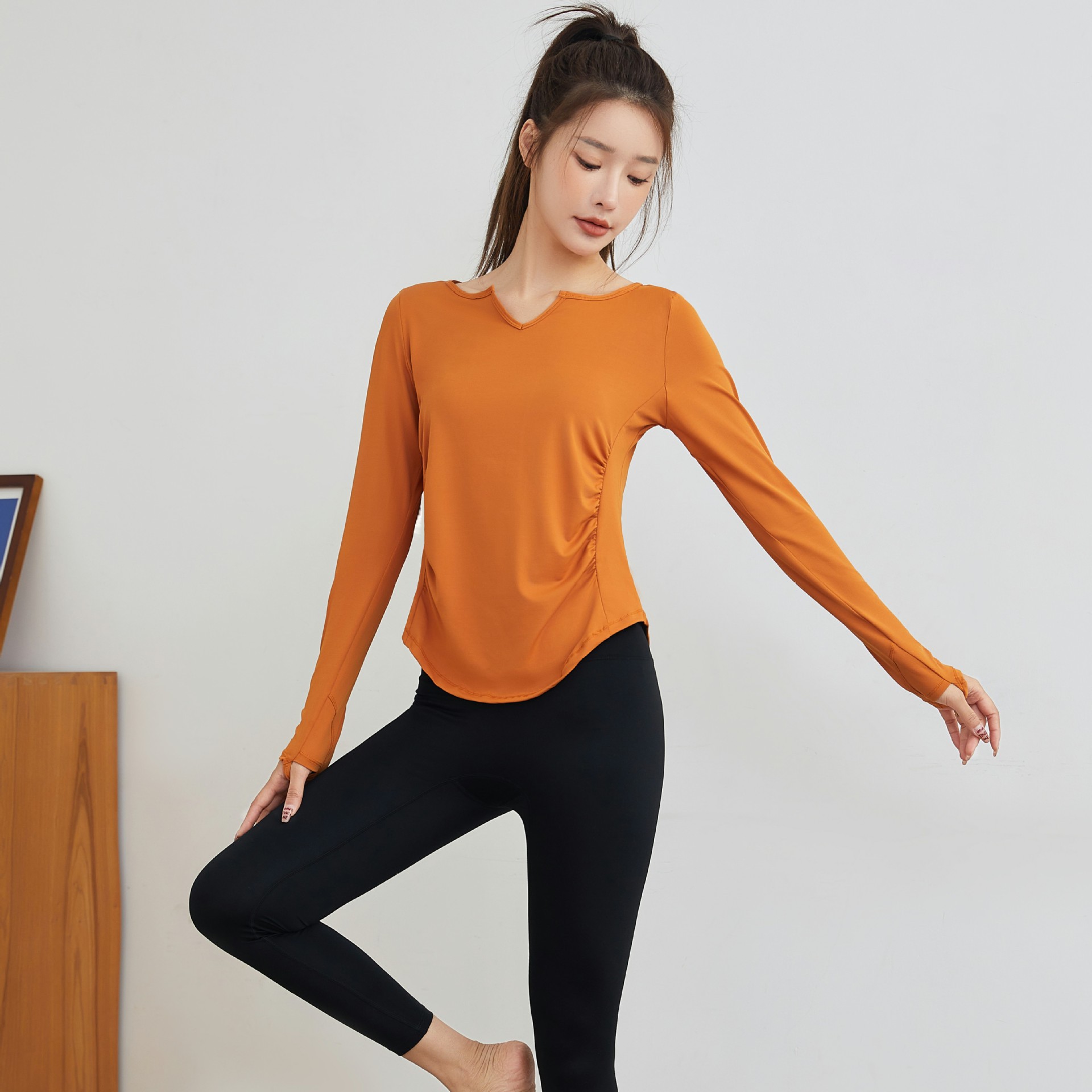 Autumn and Winter New Quick-drying Fitness Yoga Suit Sports Top Pilates Training Small V-neck Long Sleeve T-shirt