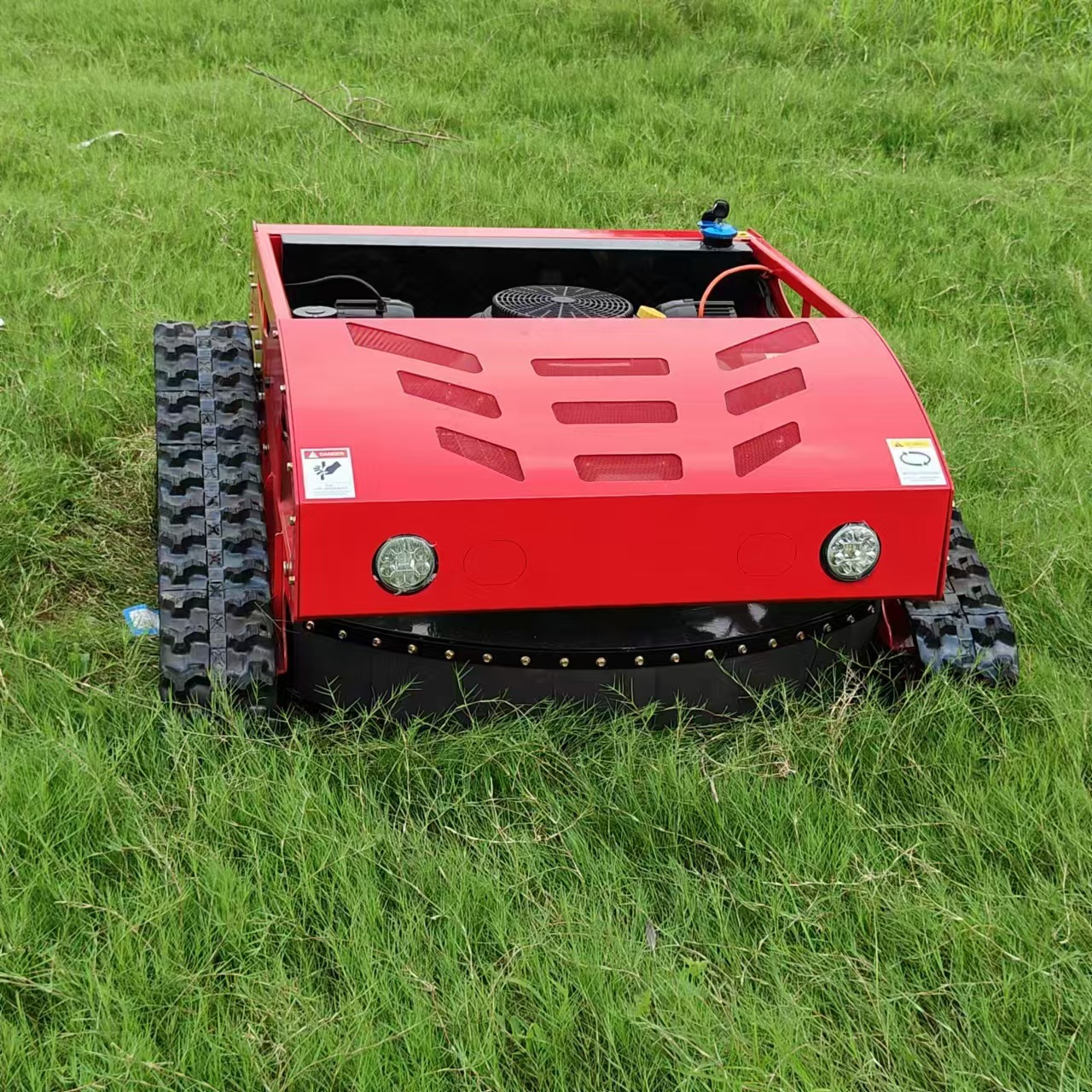 Small agricultural crawler remote control lawn mower orchard lawn mower exported to Europe and America mowing robot