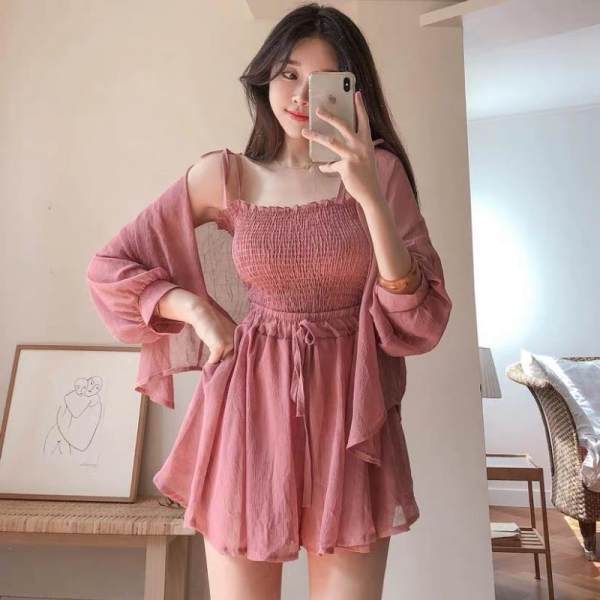 Picture of 2025 French Sun Protection Jacket Shorts Chiffon Clothes Elegant Suspender Top Suit Women's Spring and Summer Three-Piece Set