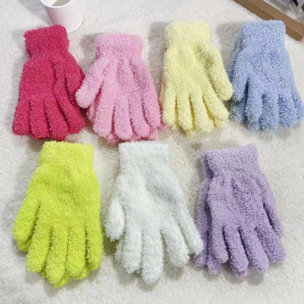 Factory wholesale winter plush gloves female Korean version of coral fleece finger gloves candy color cycling warm cold