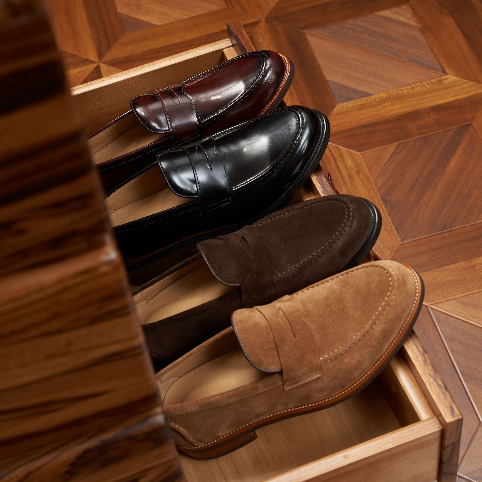 Men's Breathable Loafers Soft Leather Slip-on Thick-soled Men's Shoes Lightweight Slip-on Casual Board-toe Layer Cowhide Shoes
