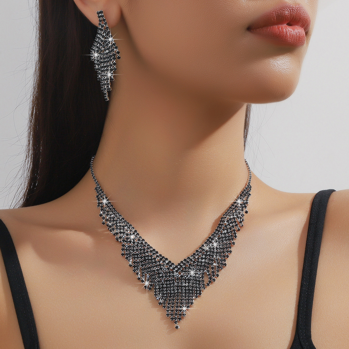 European and American New Necklace Earrings suit Black Claw Chain Rhinestone Jewelry Exaggerated Atmospheric Bridal Wedding Dress Accessories