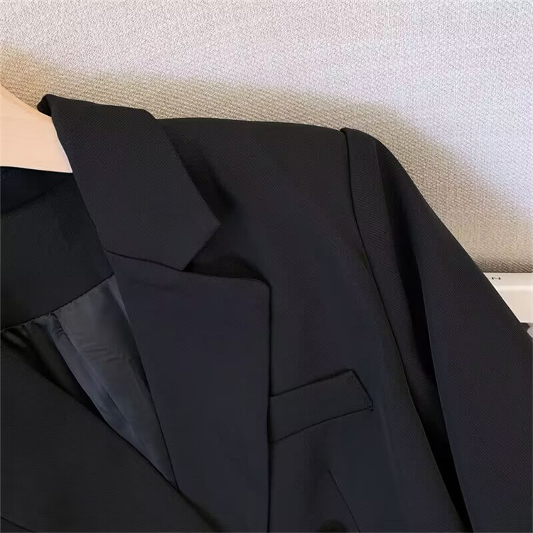 Picture of Black High-end Internet Celebrity 2024 Spring and Autumn New Arrival Small Casual All-match Socialite Retro Top Small Suit Jacket