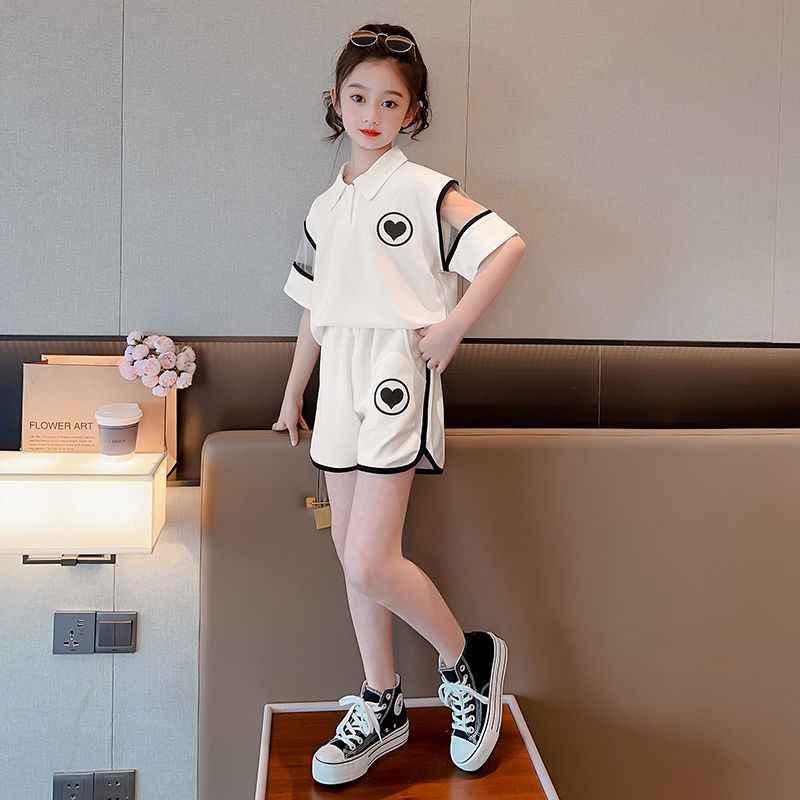 Picture of Girls' Summer New Korean Style Children's Casual Sports Suit for Older Children, Polo Collar Short Sleeve and Shorts Two-Piece Set