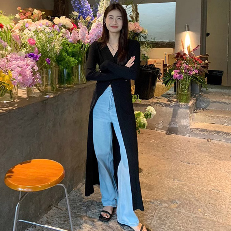 Picture of Sunscreen Coat Women's Cardigan Summer Thin Design Sense Niche Elegant Black V-Neck Long Sleeve Top
