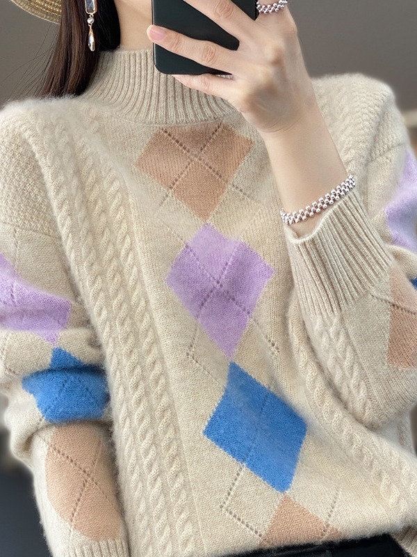 Autumn and Winter 2024 new soft glutinous half turtleneck knitted bottoming shirt top women's clothing fleece-lined thick Women's sweater inner wear