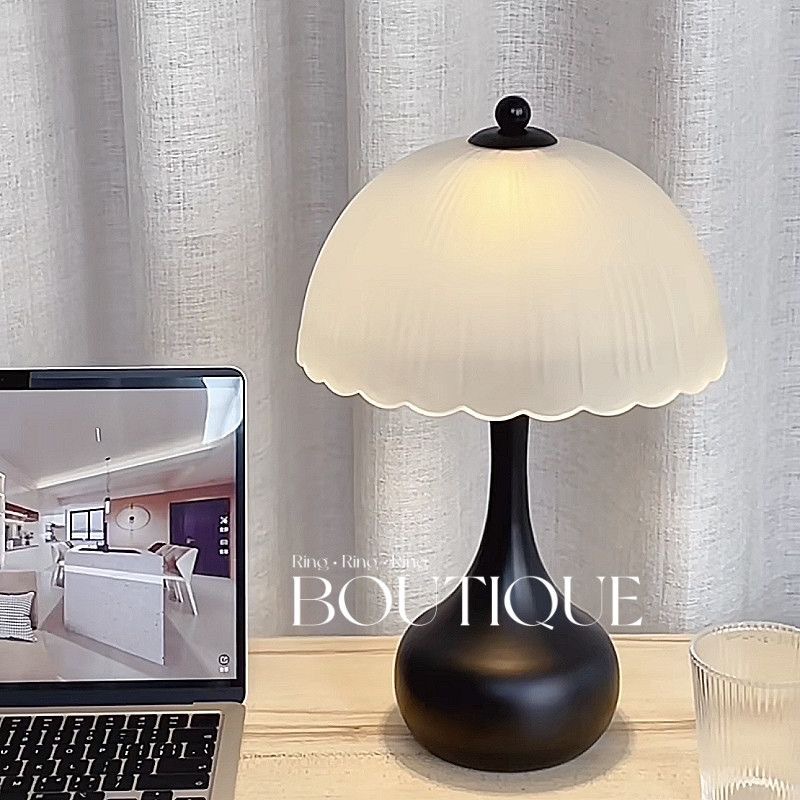 Nordic Ins Senior Girly Bedroom Bedside Lamp Atmosphere Lamp Wedding Long Lamp American Vintage Mushroom Table Lamp