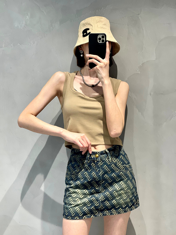 Fashionable Spicy Girl Letter Embossed Vintage Denim Skirt Women's 2024 Summer New Anti-Light Short Skirt