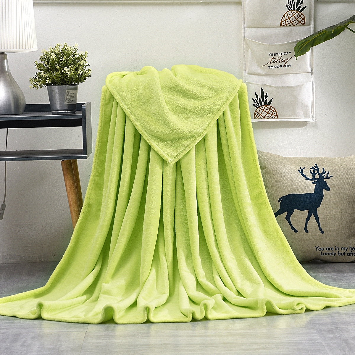 Picture of Solid color flannel blanket coral fleece pet blanket cross-border flannel blanket gift velvet nap blanket wholesale