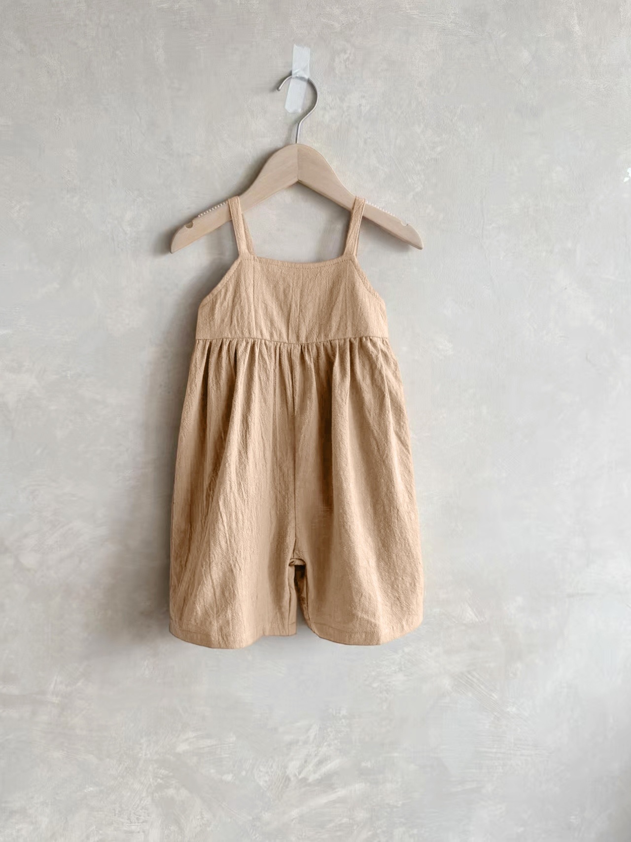 Picture of 2025 New Korean Style Ins Girls' Summer Trousers Fashionable Stylish Cute Baby Girl Strap Wide Leg Jumpsuit