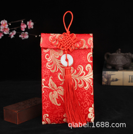 Picture of Creative buckle red envelope fabric brocade printing Li is a wedding change bag Chinese wedding festive supplies wholesale