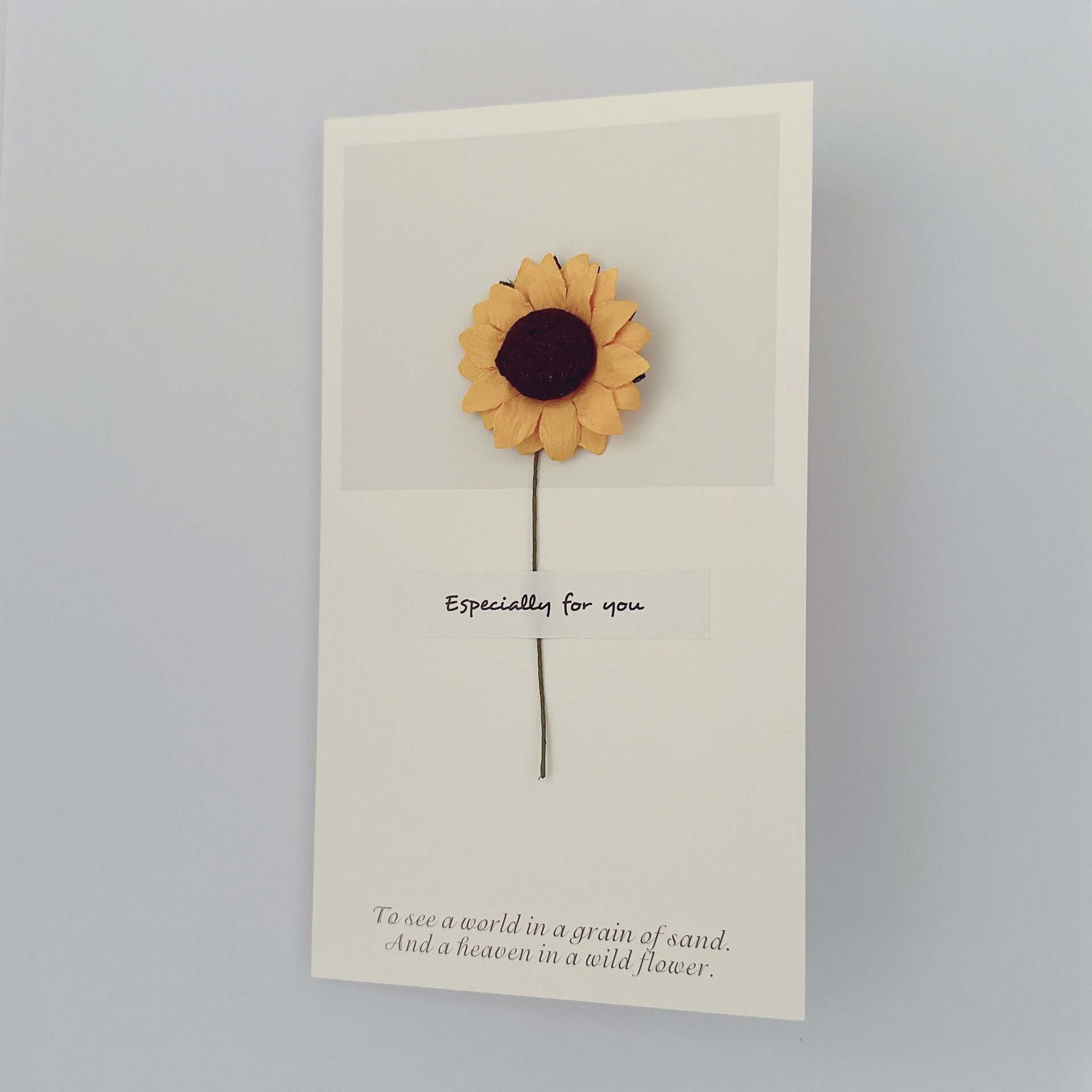 Picture of Gypsophila Dried Flower Greeting Card Birthday Greeting Card Creative Handmade Card Mid-Autumn Festival Handwritten Creative Universal Greeting Card