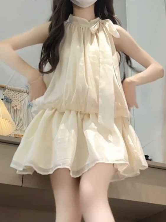 French Sweet First Love Sleeveless Neck Hanging dress 2025 Summer New Arrival Bow Lace Short Skirt