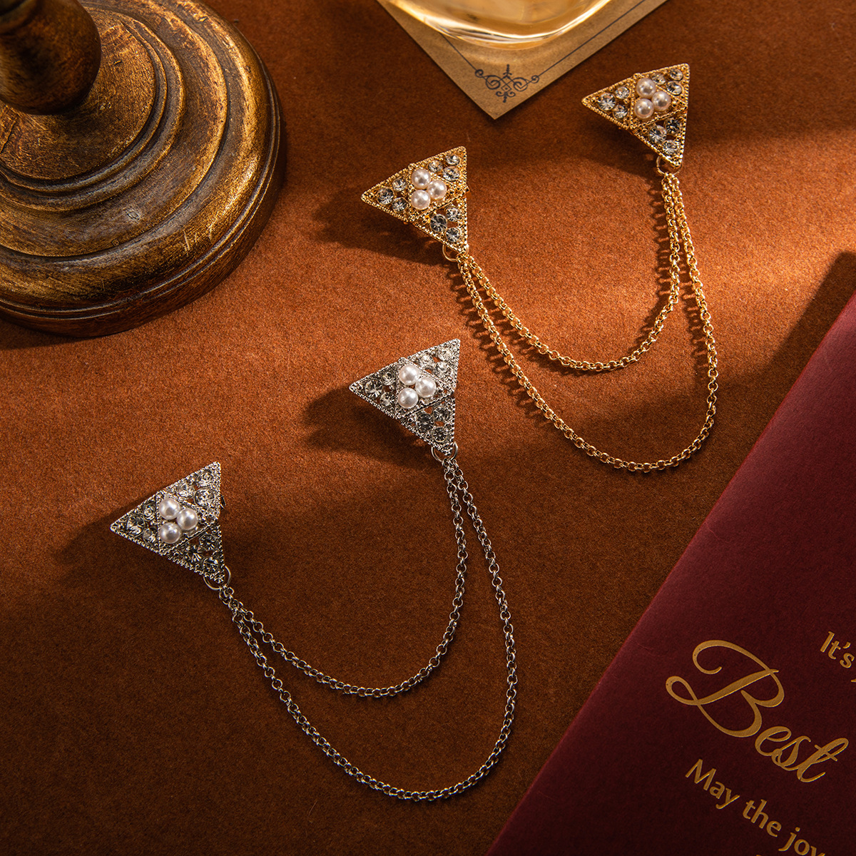 Diamond-encrusted triangle pearl brooch men's suit corsage badge tassel multi-layer chain collar pin badge pin clothing
